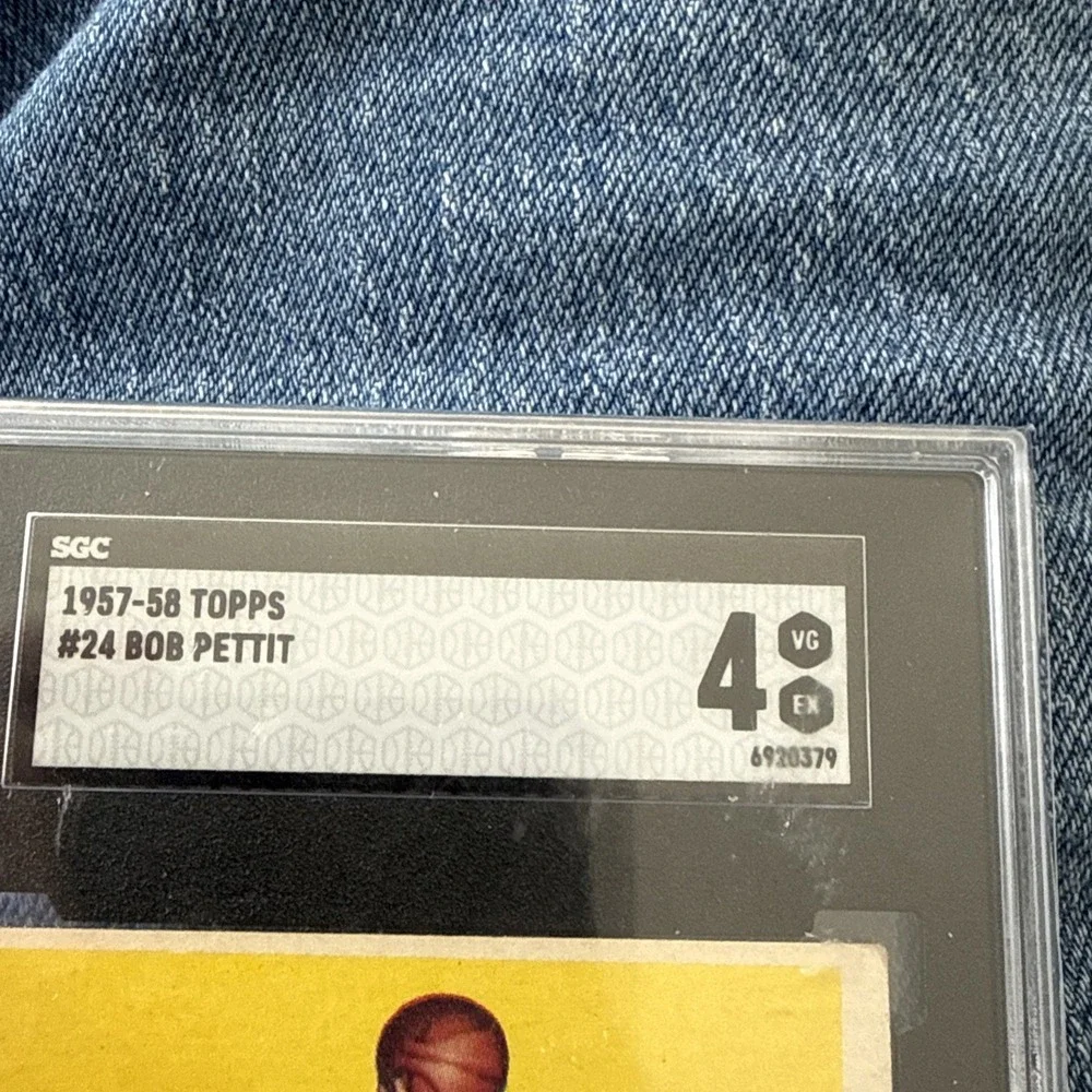 1957-58  Topps #24 Bob Pettit SGC 4 NBA HOF‎ St Louis Hawks